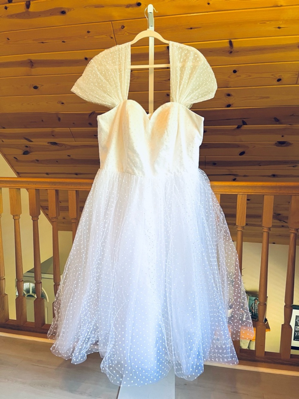 White Polka Dot Tulle Wedding Dress Short Sleeves Sweetheart Neck Size 1X NWT